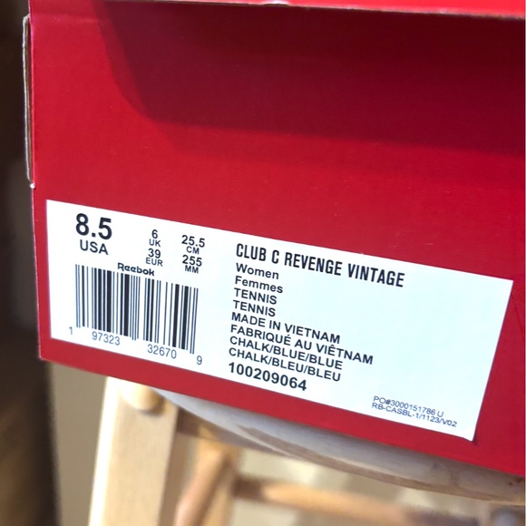 Reebok Classic Club C Revenge Vintage blue and white sneakers NWT - Picture 7 of 7